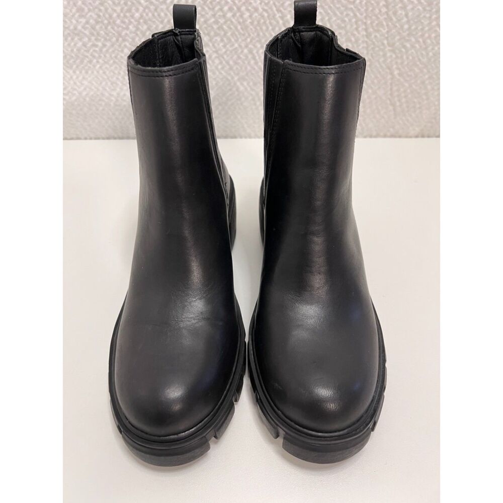 NWOT Steve Madden Rankel black leather chelsea boots. Size 7.5